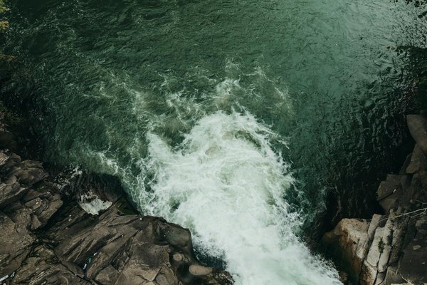 Quels sont les meilleurs spots pour faire du surf à Bali, Indonésie?